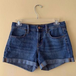 Size 2 Old Navy Jean shorts.